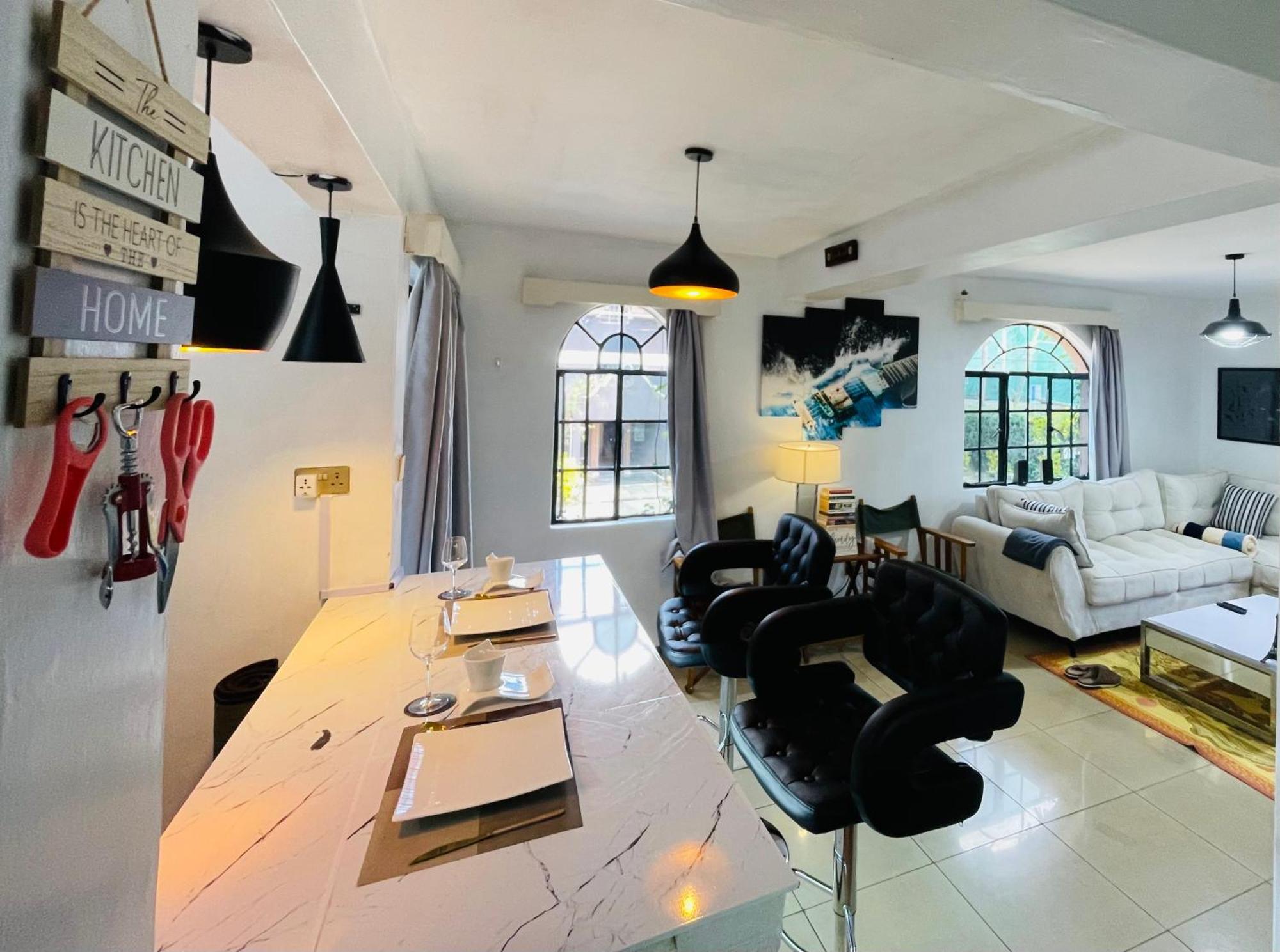 Modern Luxe Apartment With King Bed In Karen Nairobi Dış mekan fotoğraf